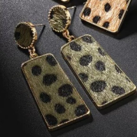 Animal Print Earrings - Picture 1 of 2